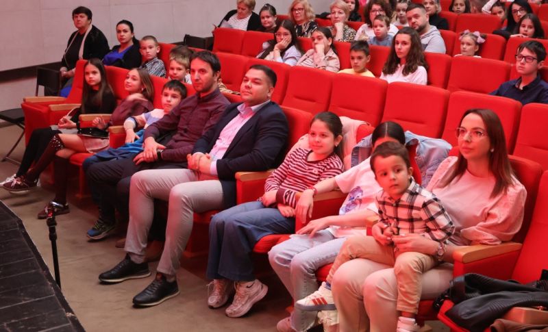 Свечано отвoрен  фестивал позоришта за децу и младе ,,Пајче“